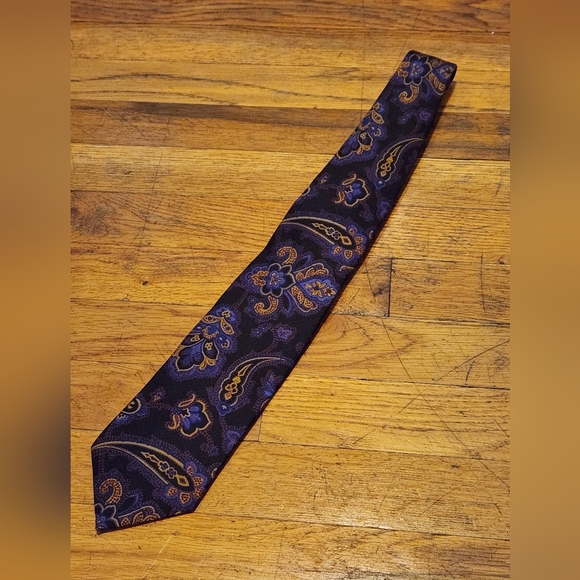 Etro Dark Blue and Gold Paisley Silk Tie - Picture 2 of 4